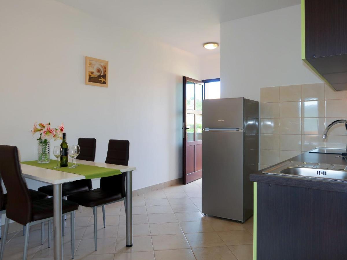 Apartment Rosic - Krk217 By Interhome คอร์นิช ภายนอก รูปภาพ
