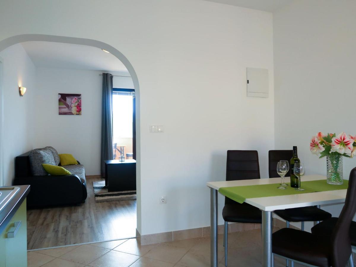 Apartment Rosic - Krk217 By Interhome คอร์นิช ภายนอก รูปภาพ