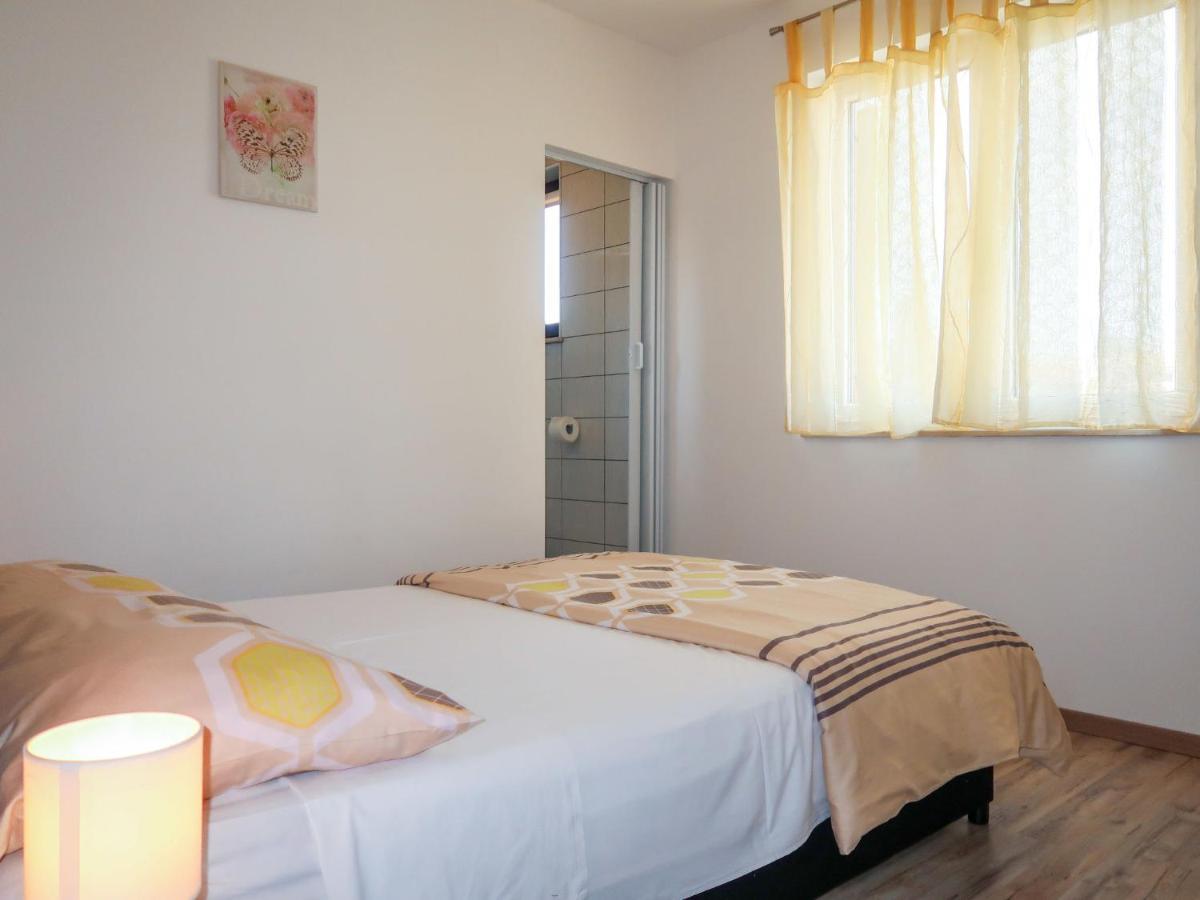 Apartment Rosic - Krk217 By Interhome คอร์นิช ภายนอก รูปภาพ
